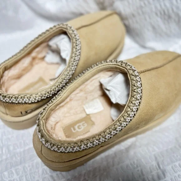 UGG Tan Women's Slippers - Picture 12 of 16